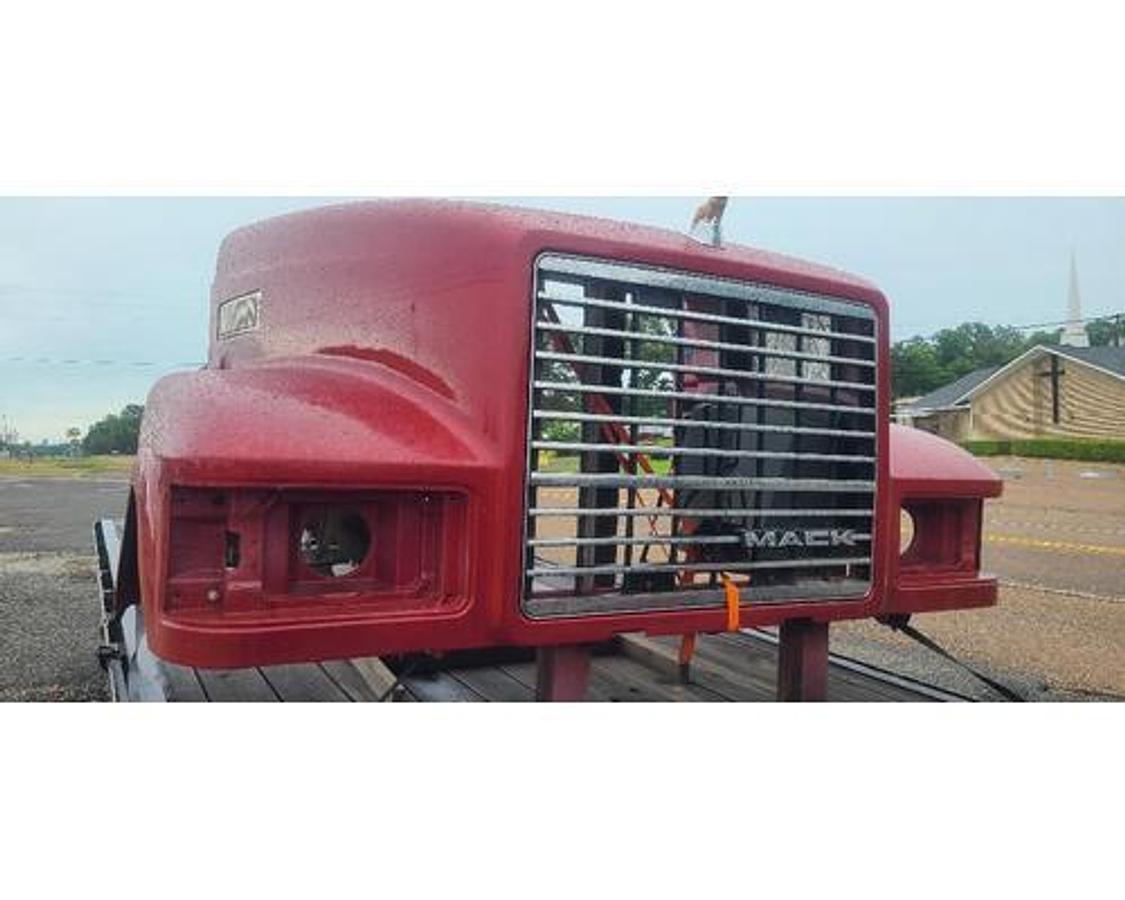 Used Mack CHN613