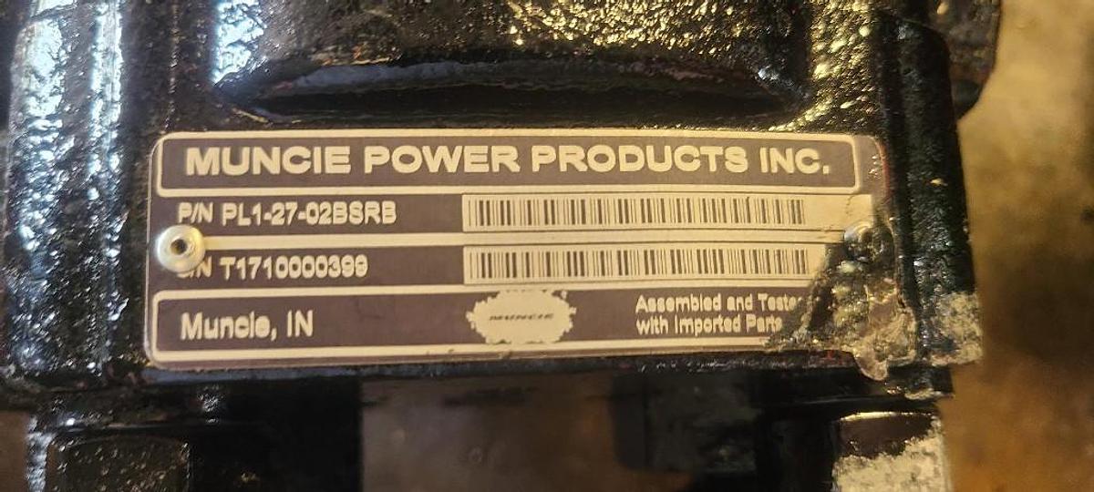 Used GOOD USED MUNCIE GEAR PUMP # PL12702BSRB 2/4 BOLT 7/8" 12T SPLINE SHAFT RIGHT HAND ROTATION
