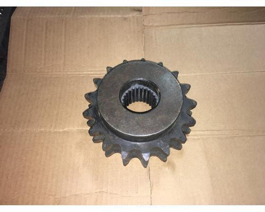 Used GOOD USED MARTIN D100B17 SPROCKET AND GEAR CHAIN NUMBER & PITCH: 100 / 1-1/4 in NON-HARDENED TEETH, NUMBER OF TEETH: 17 PITCH TYPE: Single BORE TYPE: Rough Stock HUB DIAMETERr: 5-1/4 in BORE DIAMETER:1.2500 in OUTSIDE DIAMETER: 7.44 in NUMBER OF S...