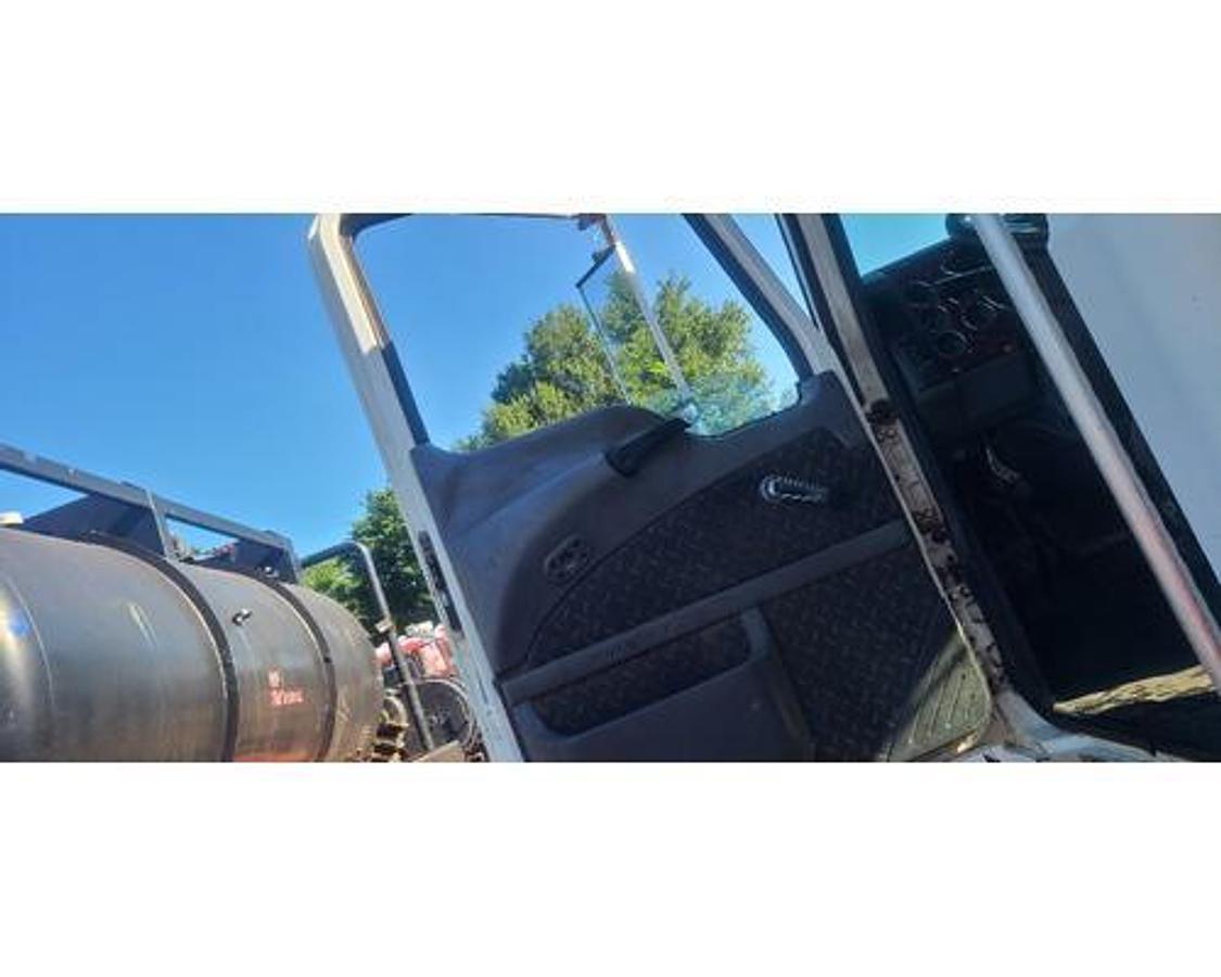 Used 2008 Mack CH613