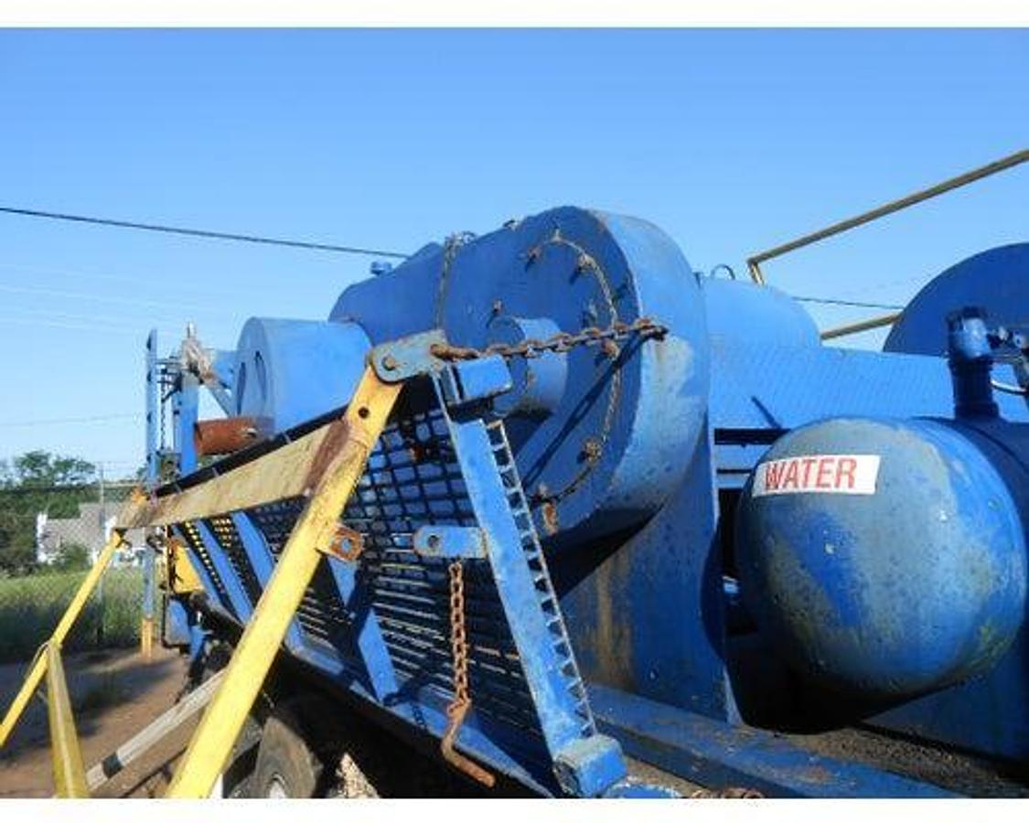 Used CRANE CARRIER RIG