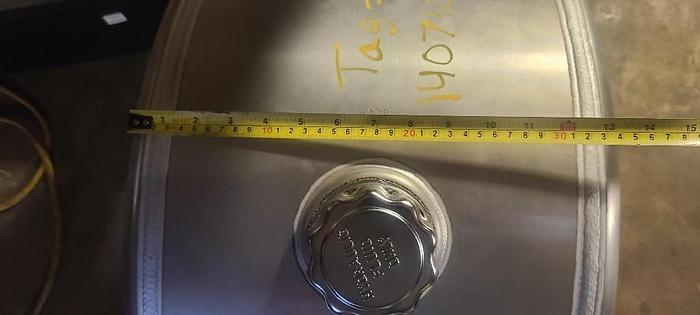 New surplus NEW SURPLUS POLISHED ALLUMINUM 24" X 15" 25 GAL. HYDRAULIC TANK