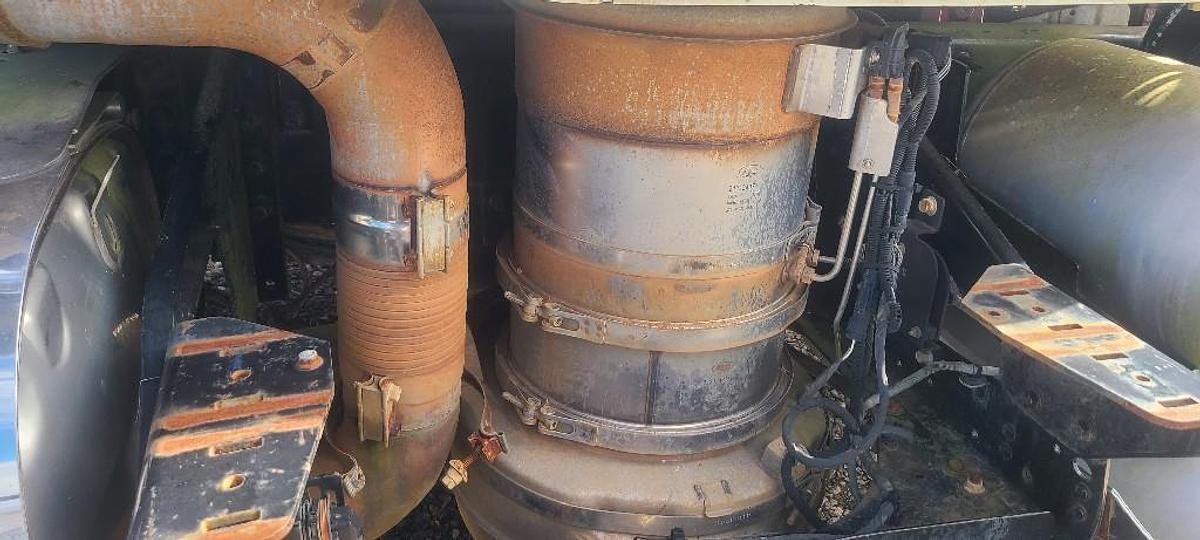 Used 2013 Mack MACK MP8