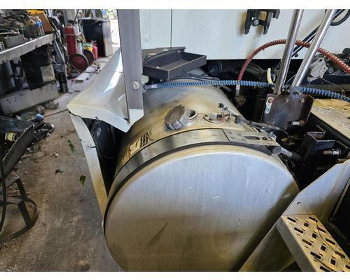 Used 2016 Mack CXN613