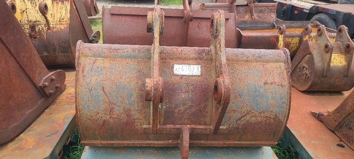 Used USED ROCKLAND PC120 BUCKET SN# R61377 .66 CAPACITY