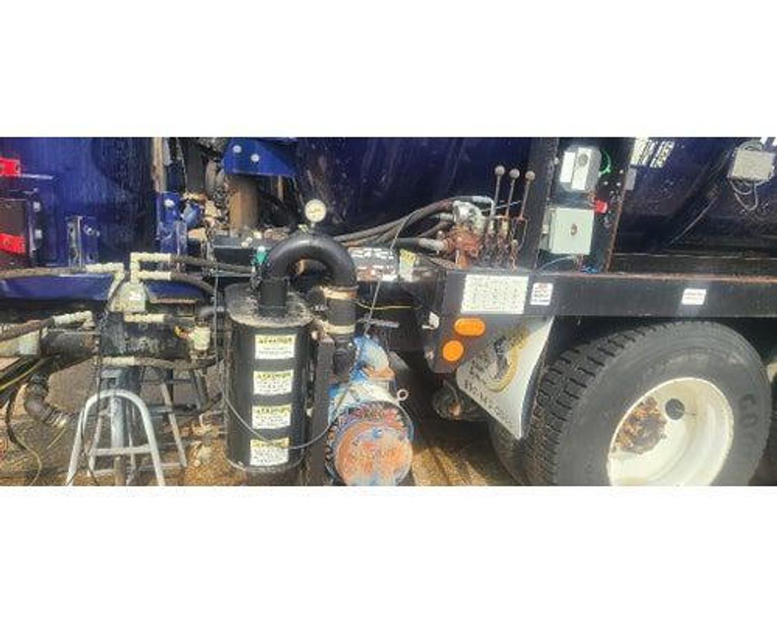 Used 2005 INTERNATIONAL 7400