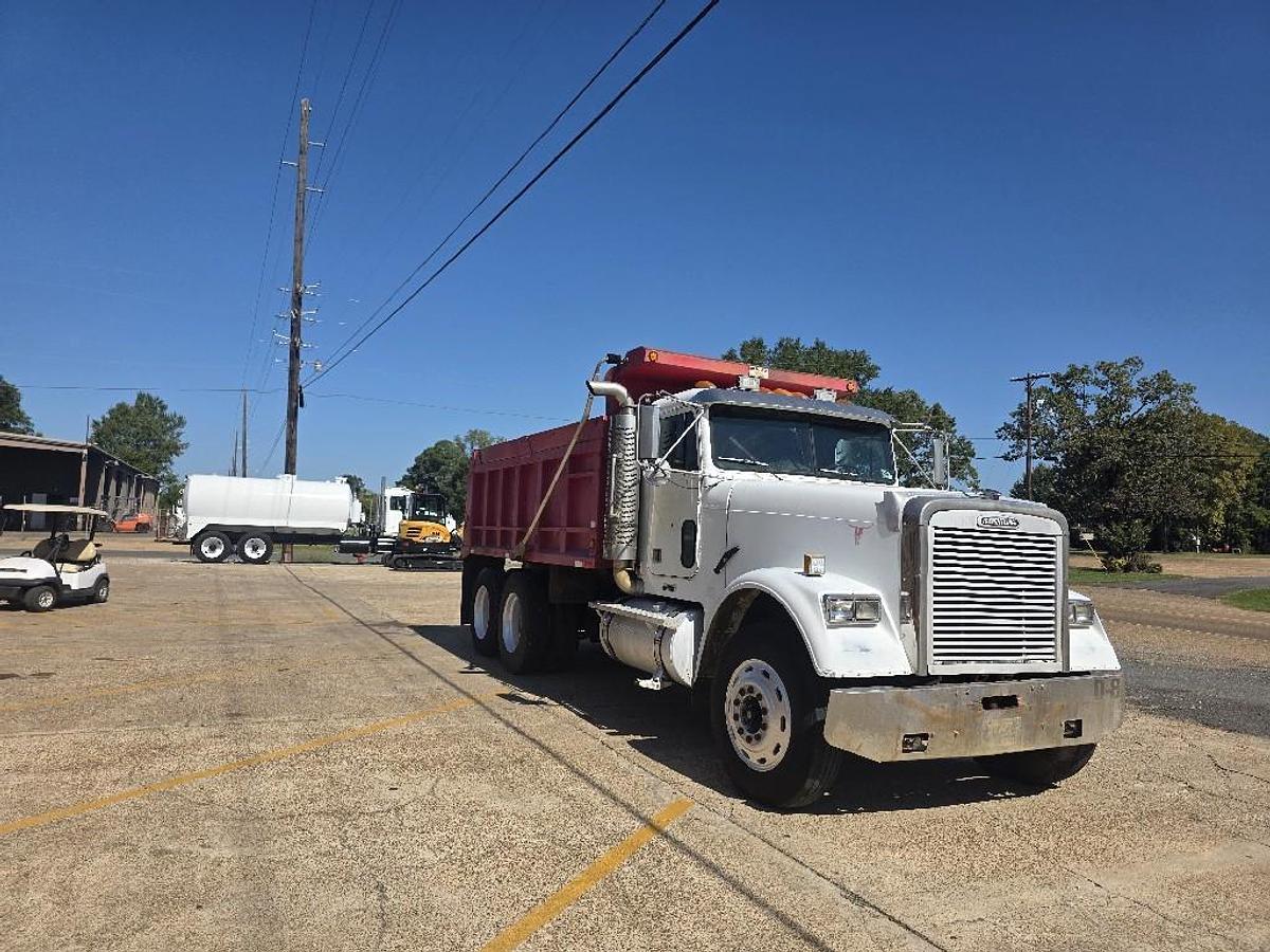 Used 2001 Freightliner FLD120SD