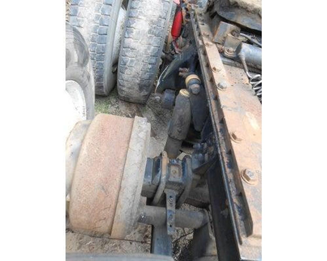 Used FREIGHTLINER 4 AIR BAG SUSPENSION LESS REAR END THIRD MEMBERS. AIR BRAKES, HUBS.