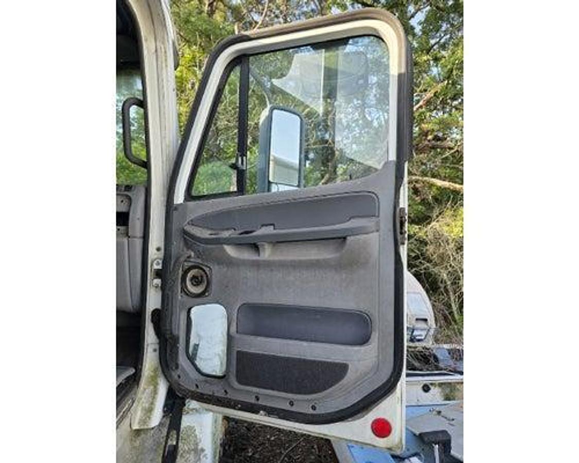 Used 2007 Freightliner COLUMBIA