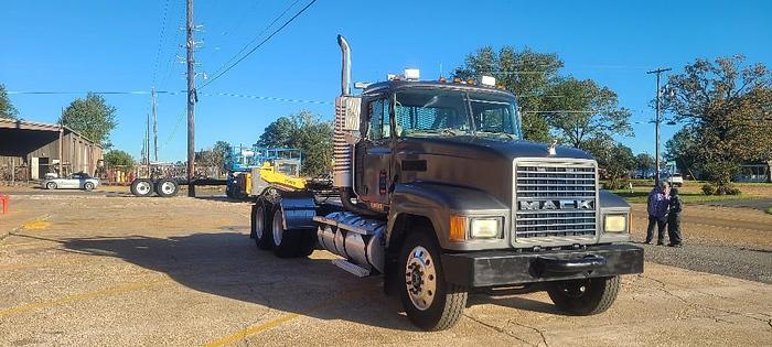 Used 2002 Mack CH 613