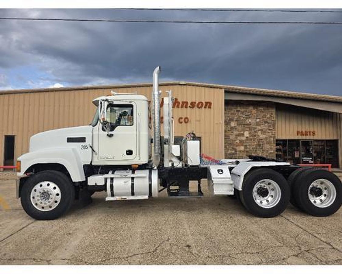 Used 2010 Mack CHU613