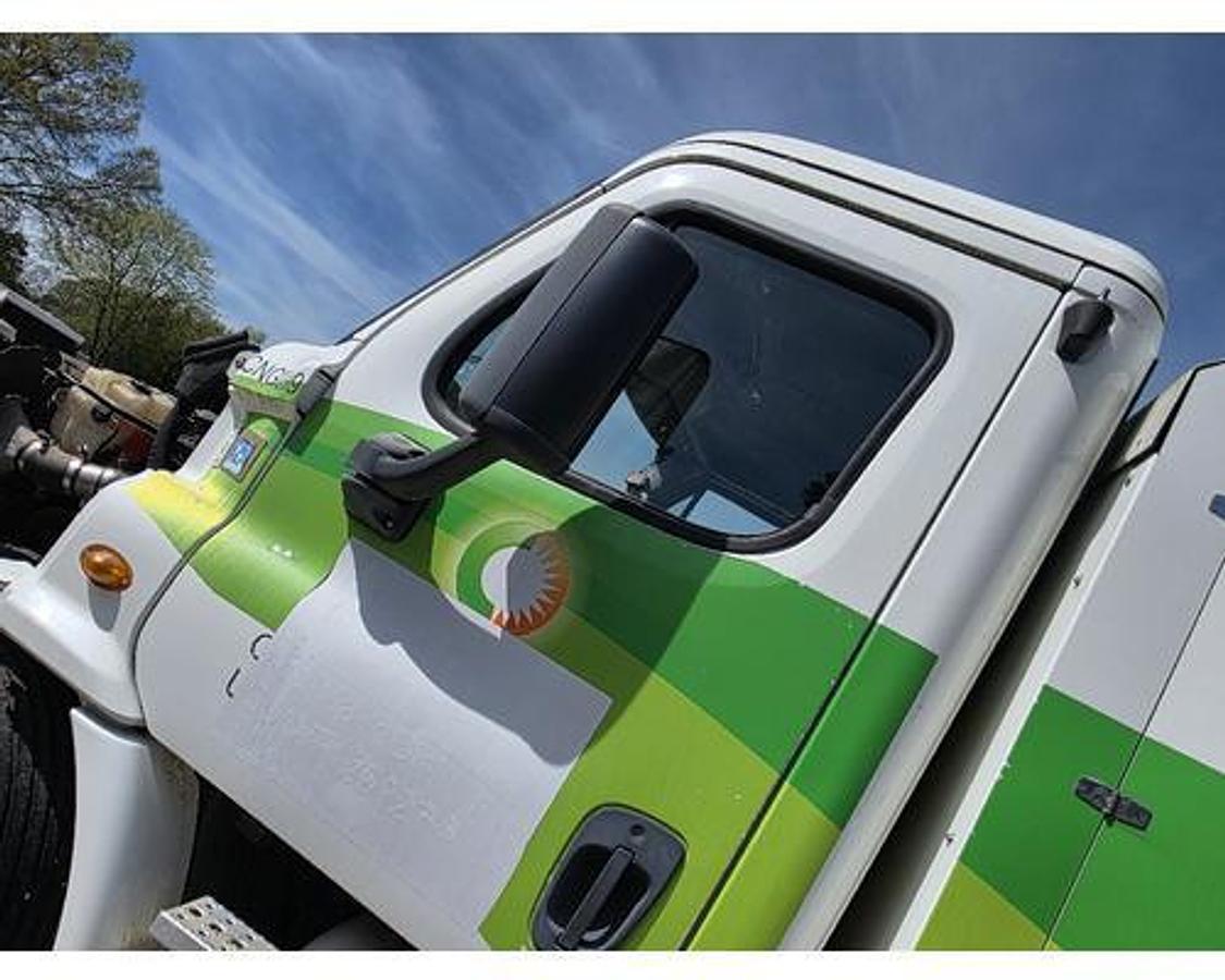 Used 2014 Freightliner CASCADIA