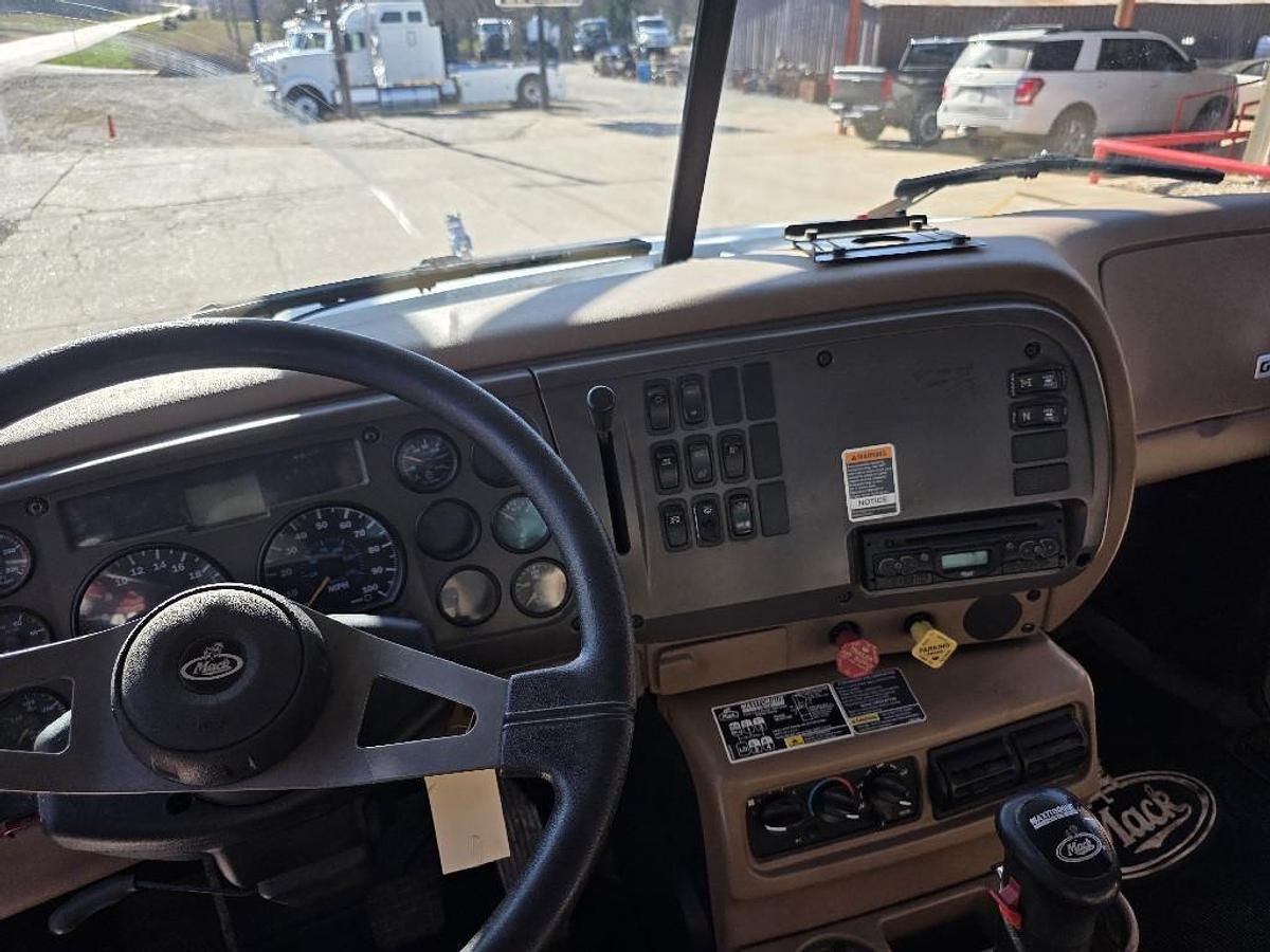 Used 2007 Mack CV713
