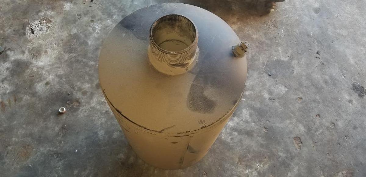 New surplus NEW SURPLUS GT EXHAUST  SILENCER # 202-21035-1-14632    SN# 92715
3-1/2" " I.D. INLET & OUTLET    14" DIAMETER     BODY LEGTH 21"