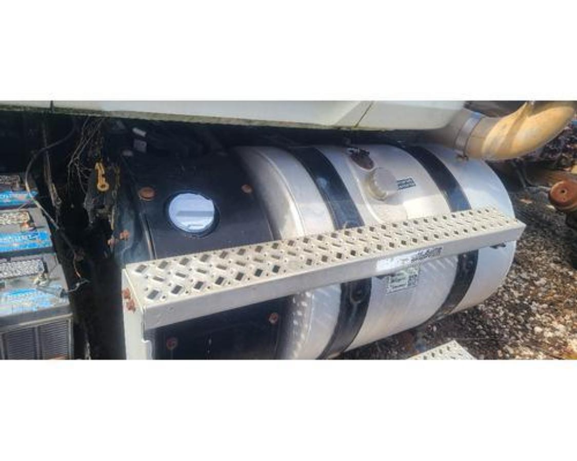 Used 2013 Mack CHU613