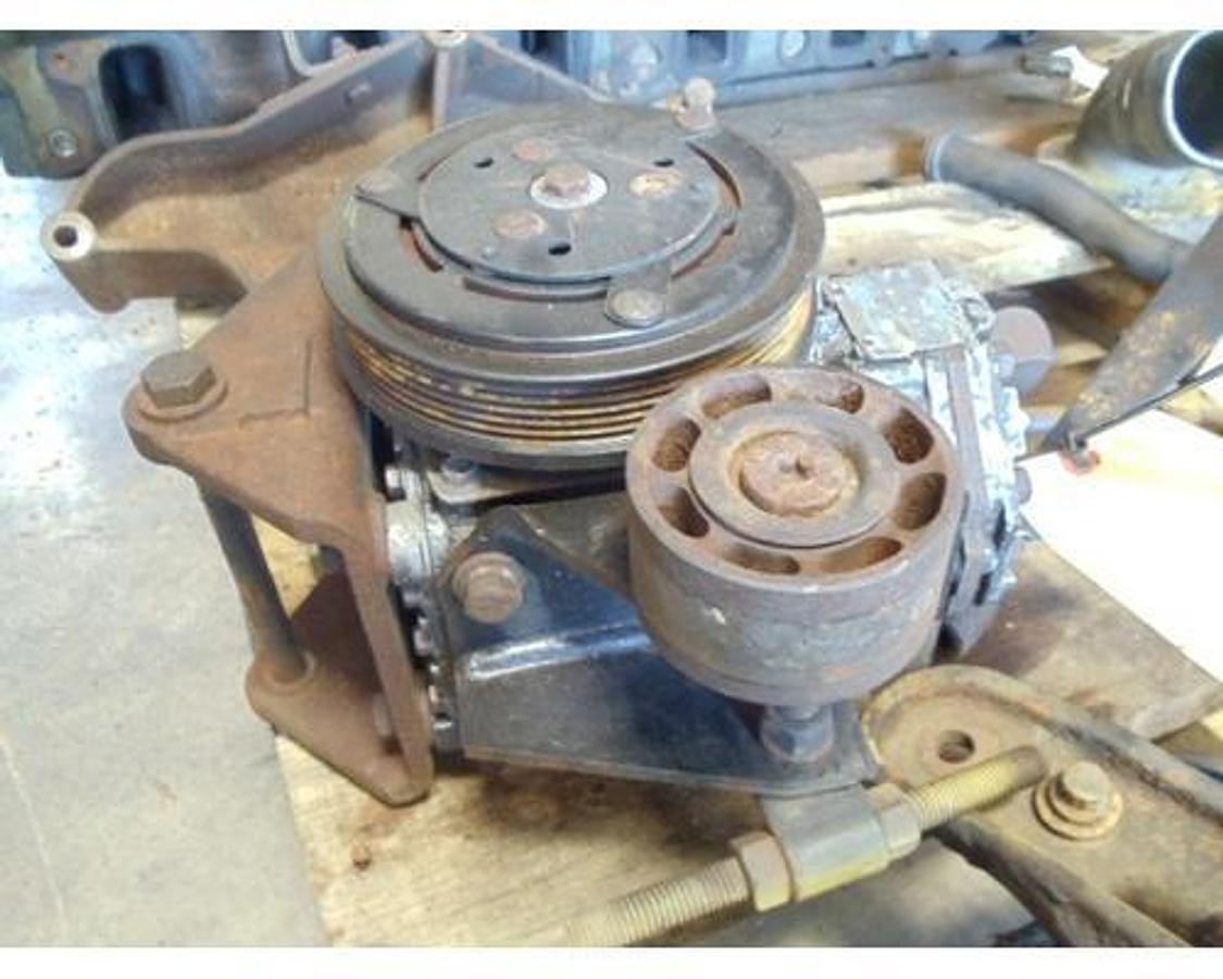 Used TCCI  AC COMPRESSOR PN# ET201L-25150, 4621546