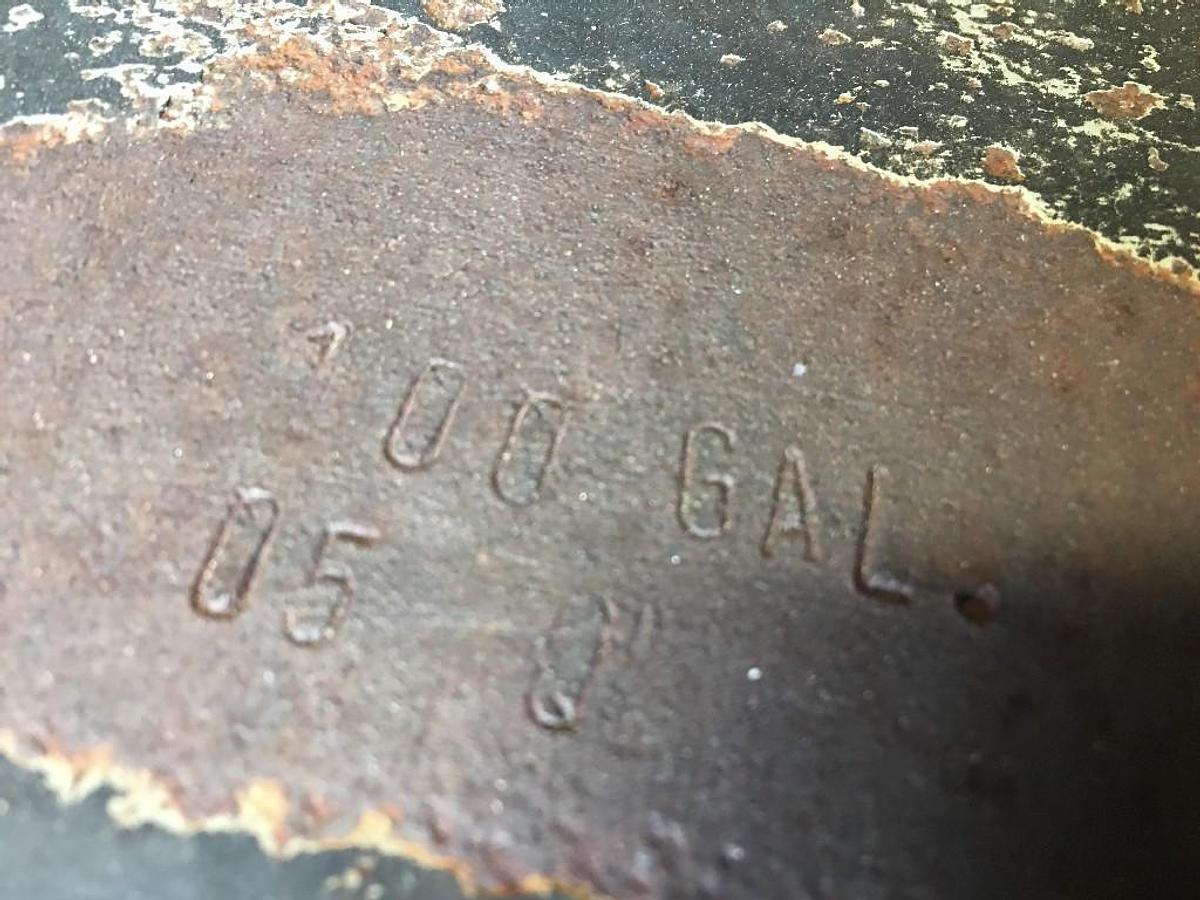 Used GOOD USED HYDRAULIC TANK, 45 GALLON CAPACITY, 36" LENGTH, 20" DIAMETER