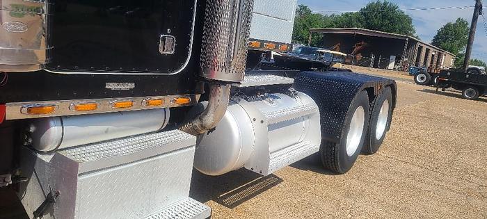 Used 2001 Peterbilt 379
