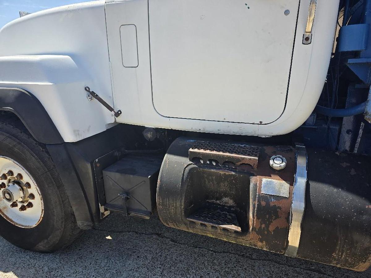 Used 1995 Mack RD688S