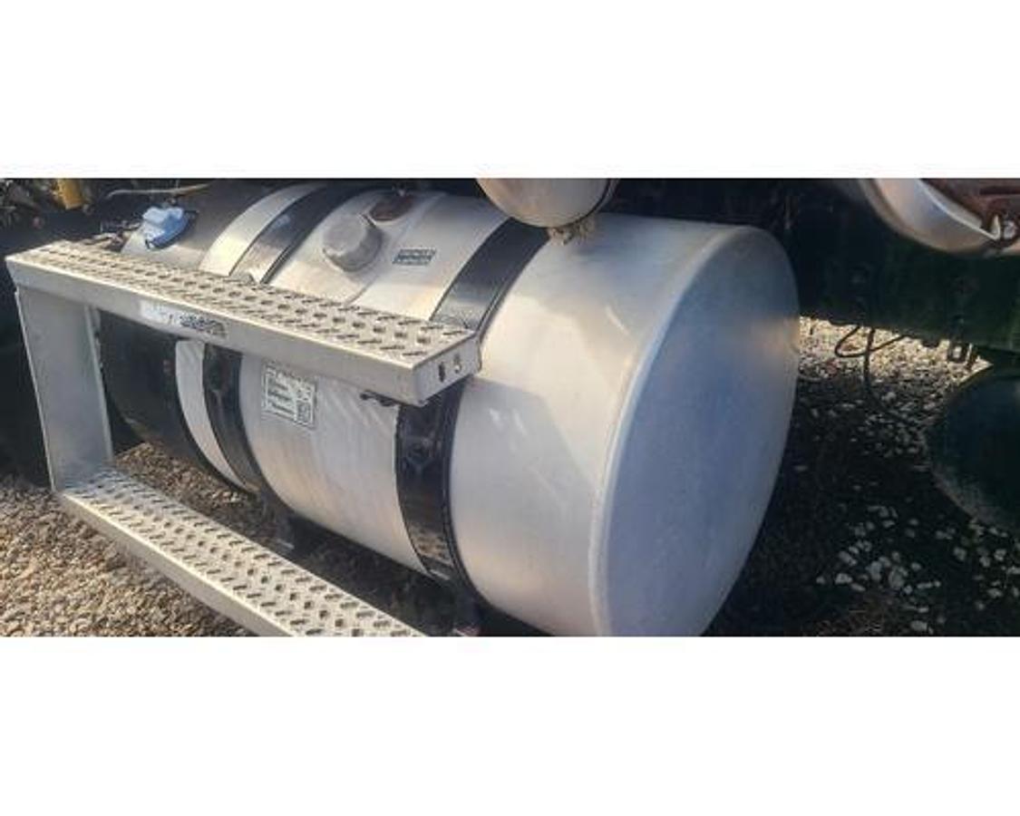 Used 2013 Mack CHU613