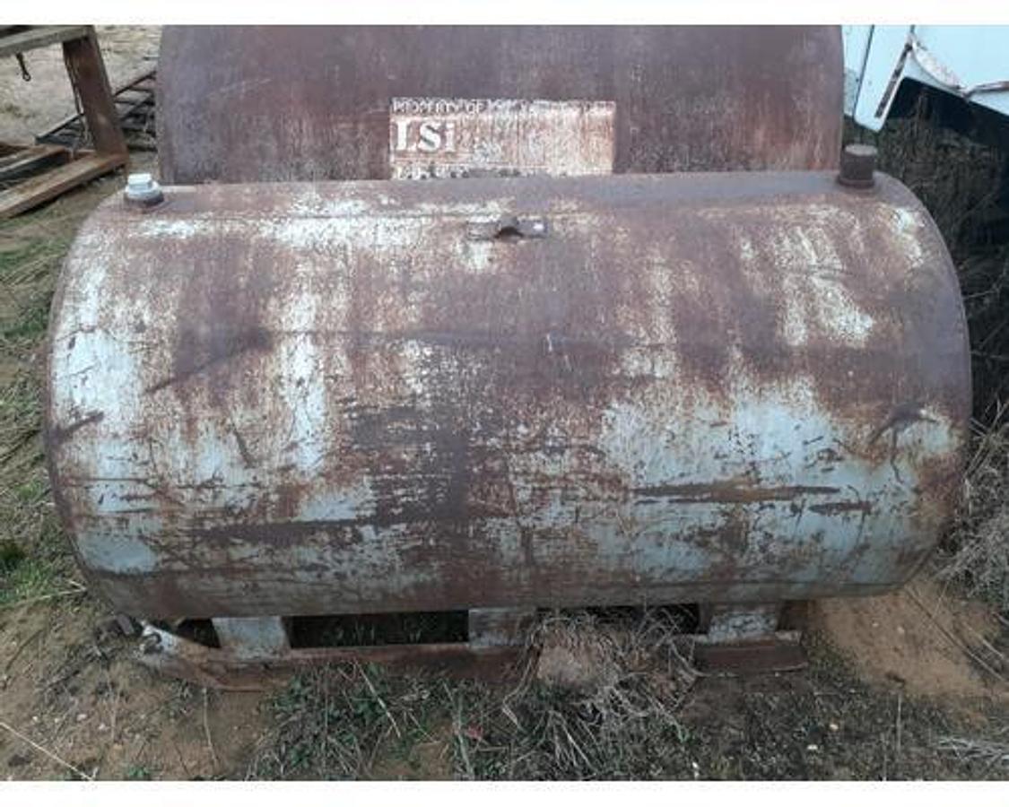 Used USED DIESEL FUEL TANK "L61 X "36 DIAMETER    GALLONS 250