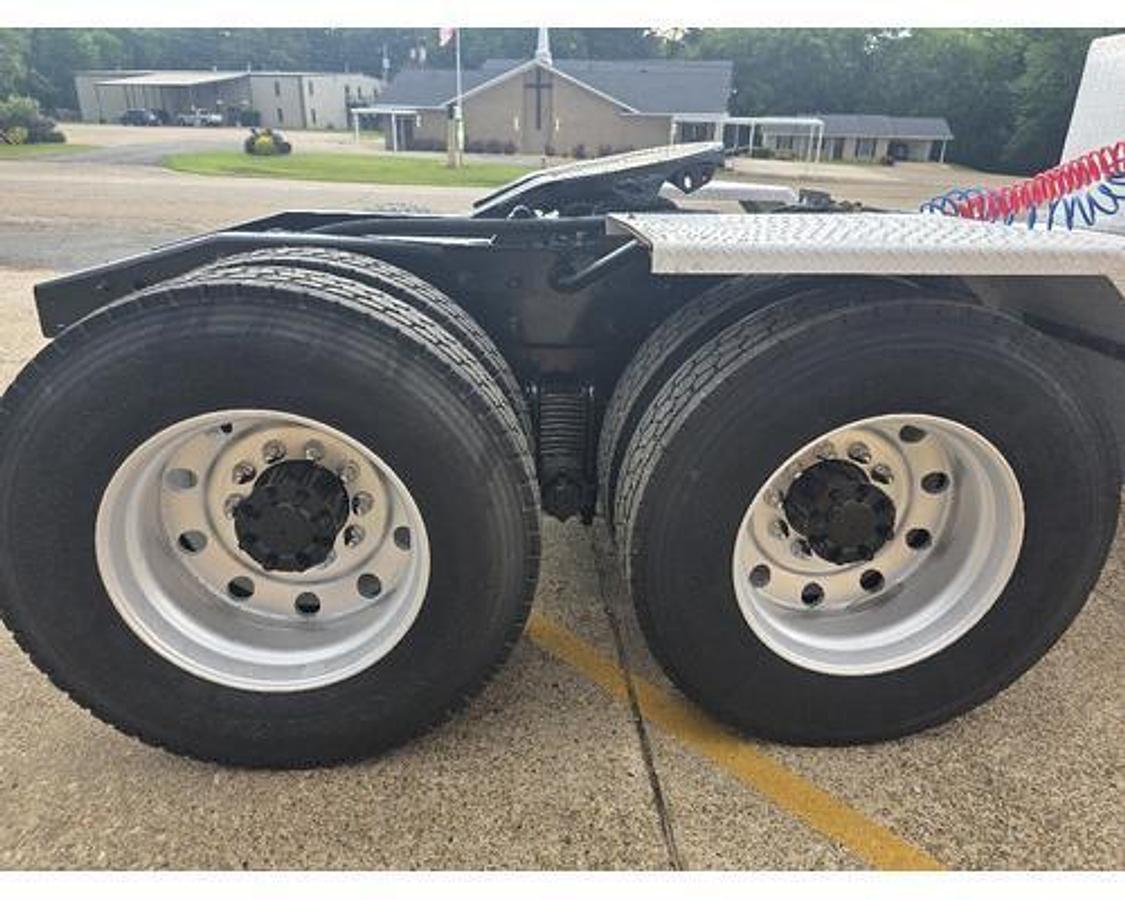 Used 2010 Mack CHU613