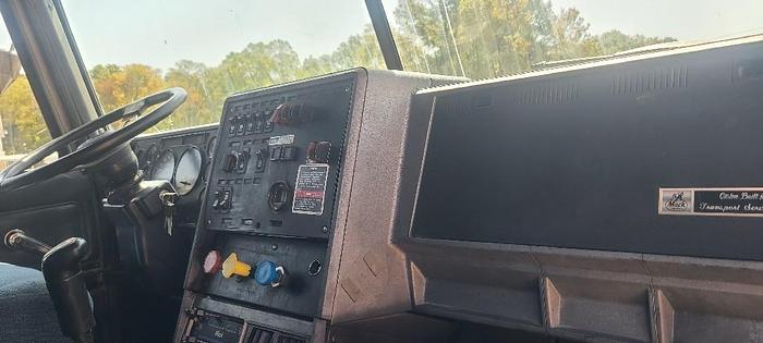 Used 1999 Mack CH 613