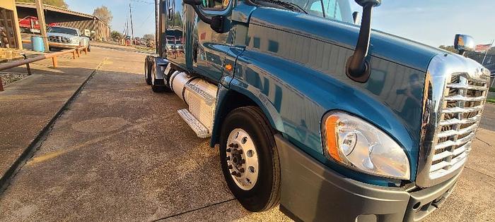 Used 2015 Freightliner CASCADIA