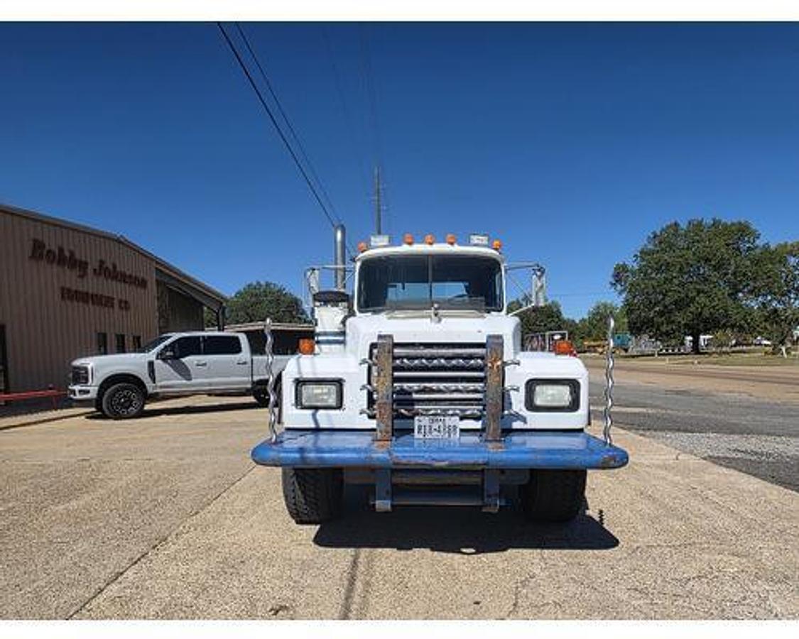 Used 1995 Mack RD688S
