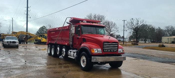 Used 2006 Mack CV713