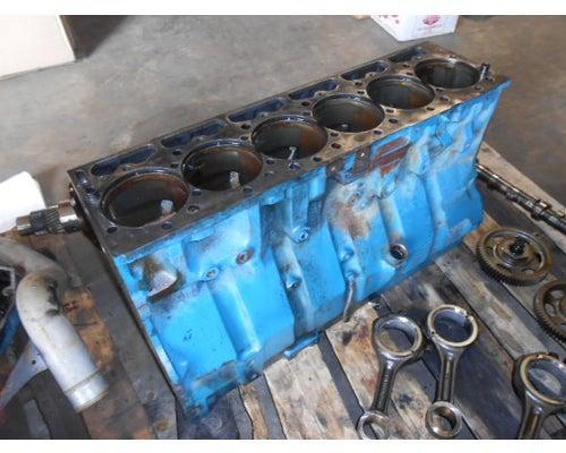 Used INTERNATIONAL DT 466E