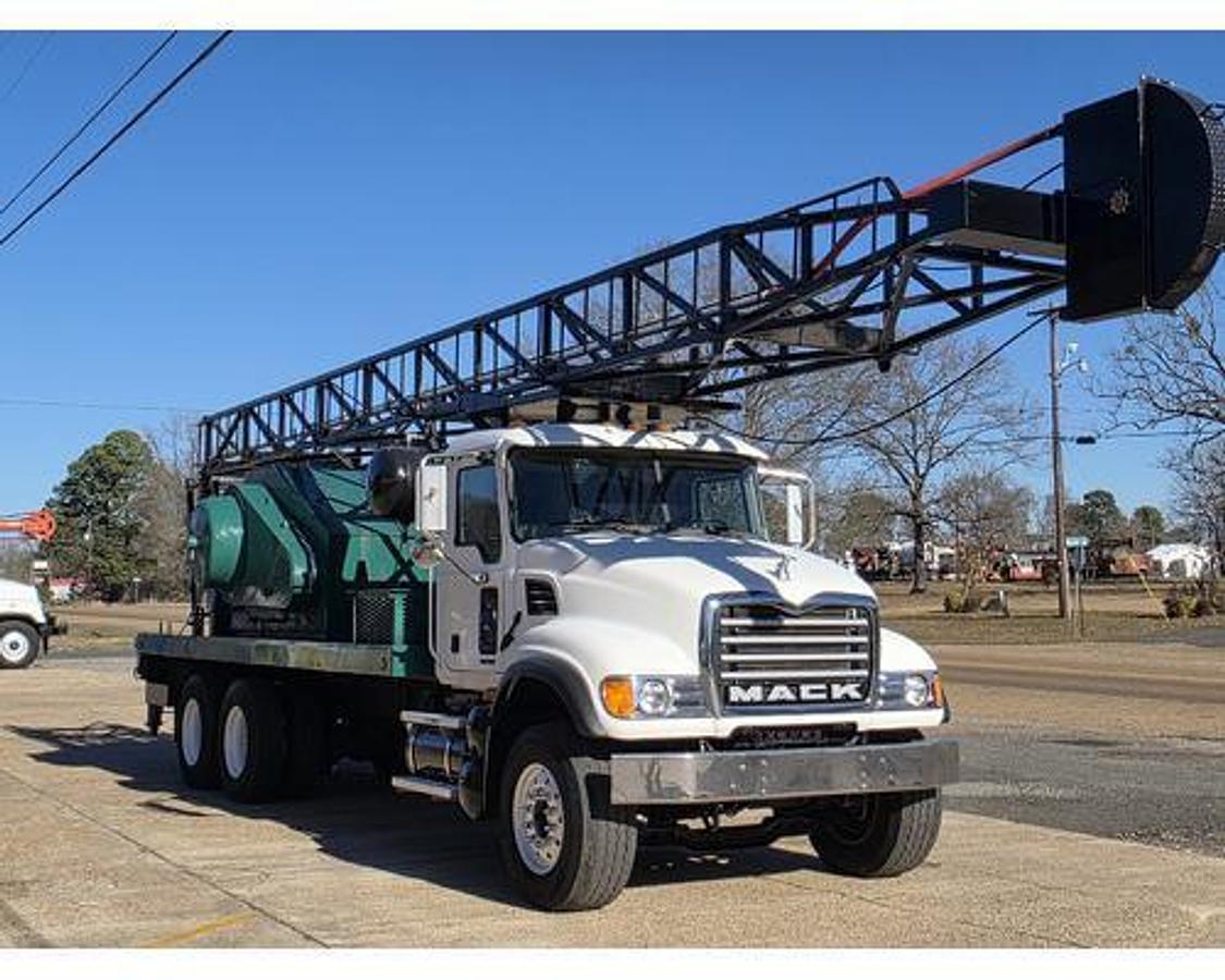 Used 2007 Mack CV713