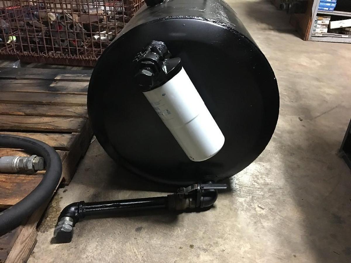 Used GOOD USED HYDRAULIC TANK, 50 GAL. CAPACITY  LENGTH  26" DIAMETER 24"