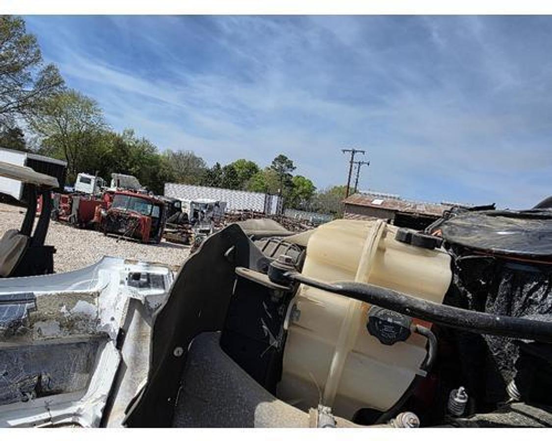 Used 2014 Freightliner CASCADIA