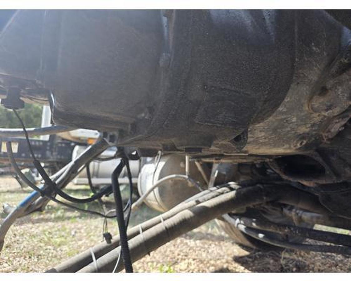 Used 2005 Fuller CV713