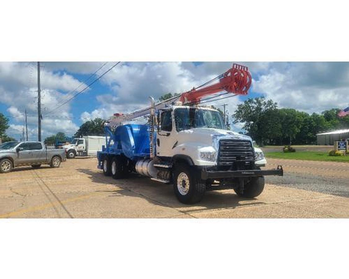 Used 2012 Freightliner 114SD