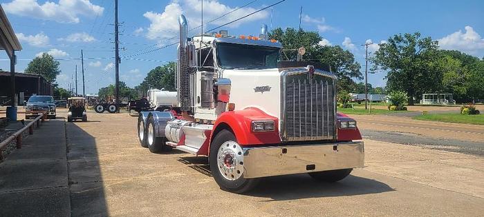 Used 2008 Kenworth W900