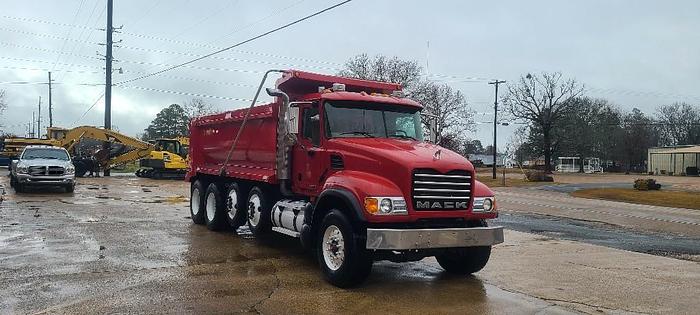 Used 2006 Mack CV713