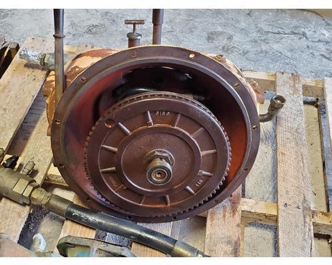 Used SAE#3 SINGLE PLATE 11" CLUTCH DOUBLE 5" FUNK PUMP DRIVE MODEL# 281800A 5" GEAR CENTERS 1 1/4" SPLINE