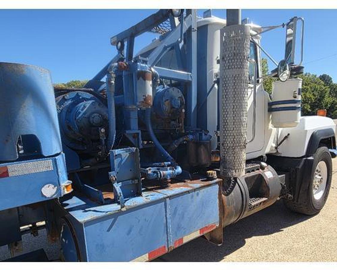 Used 1995 Mack RD688S