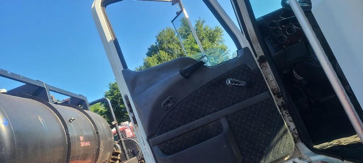 Used 2008 Mack CH613