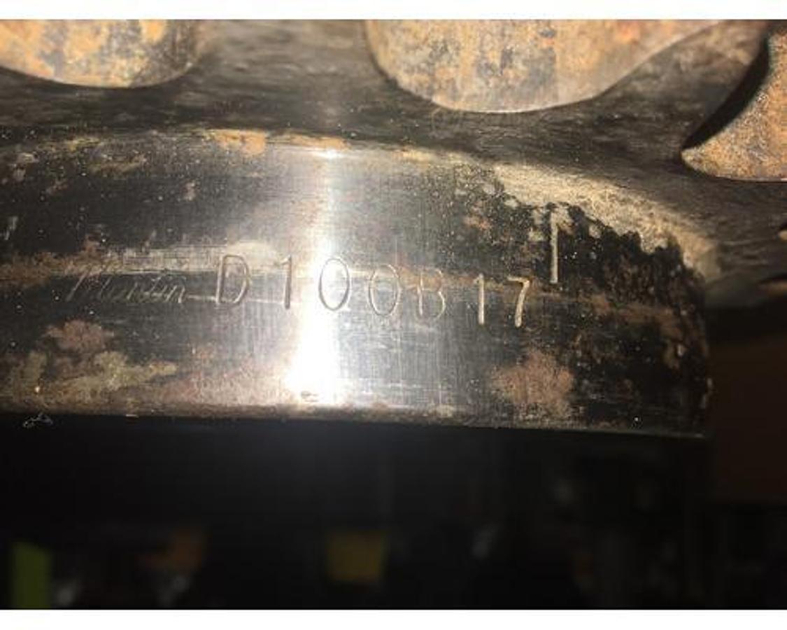 Used GOOD USED MARTIN D100B17 SPROCKET AND GEAR CHAIN NUMBER & PITCH: 100 / 1-1/4 in NON-HARDENED TEETH, NUMBER OF TEETH: 17 PITCH TYPE: Single BORE TYPE: Rough Stock HUB DIAMETERr: 5-1/4 in BORE DIAMETER:1.2500 in OUTSIDE DIAMETER: 7.44 in NUMBER OF S...