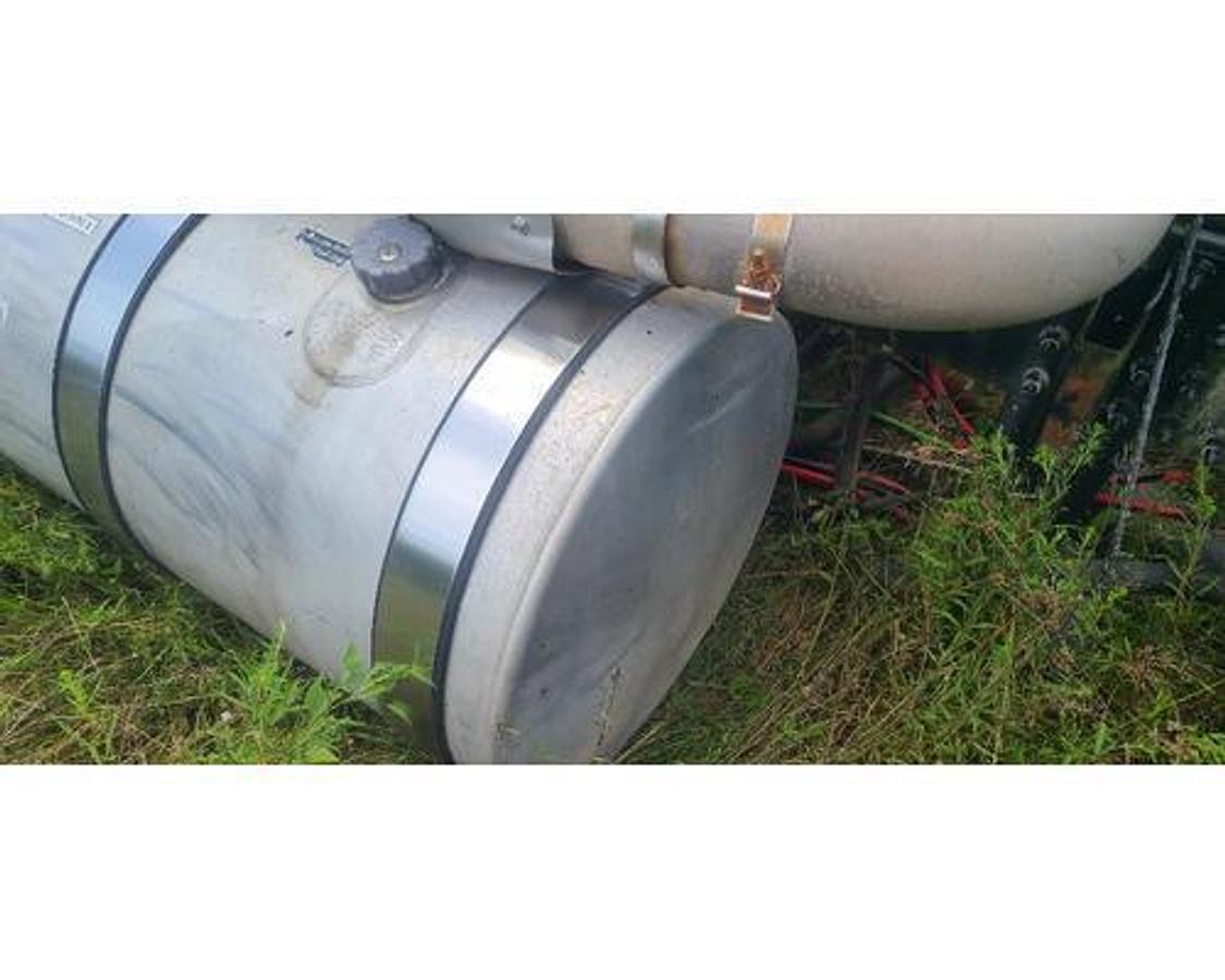 Used GOOD USED 50 GALLON ALUMINUM HYDRAULIC TANK- SADDLE MOUNT
