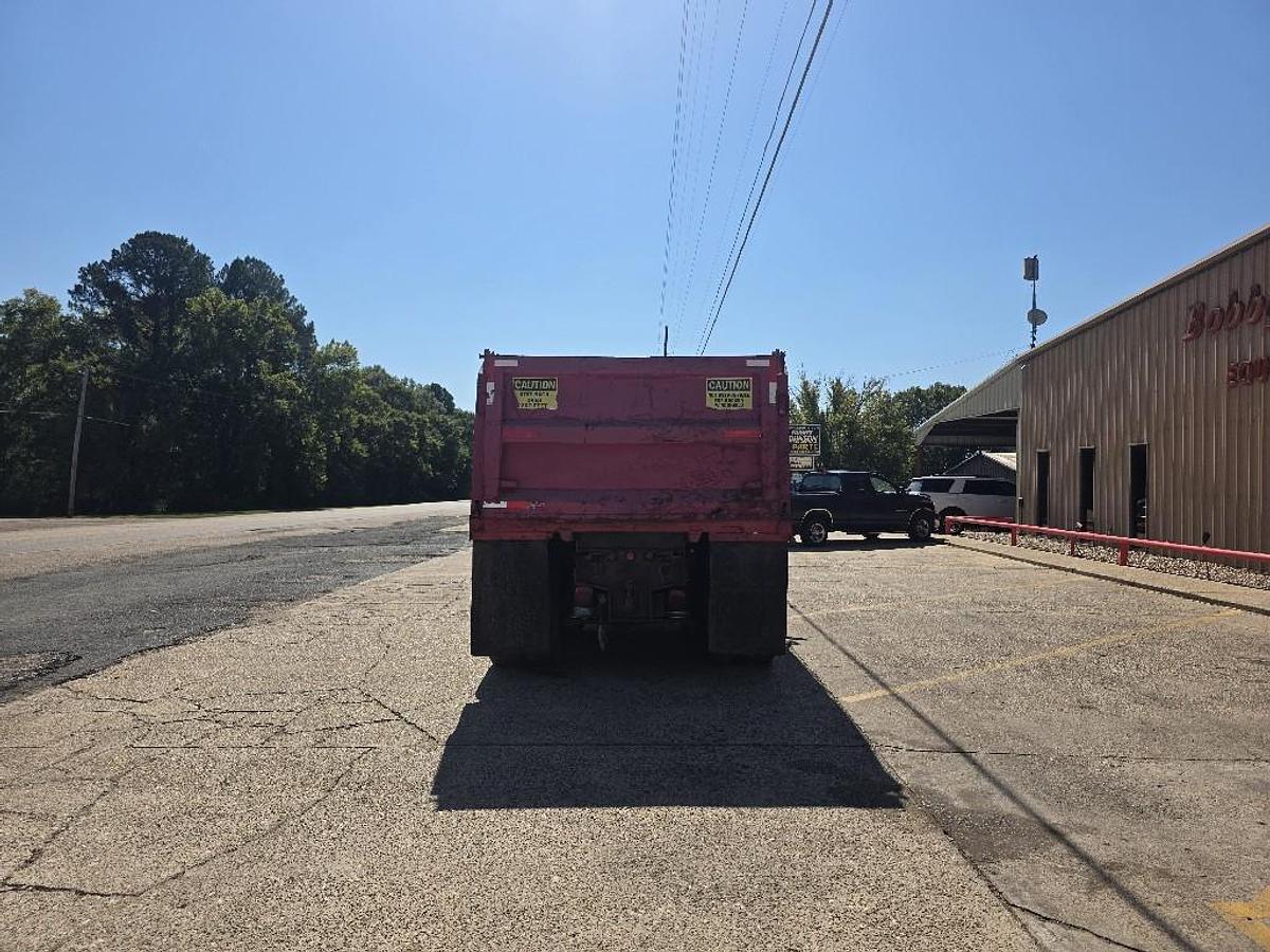 Used 2001 Freightliner FLD120SD