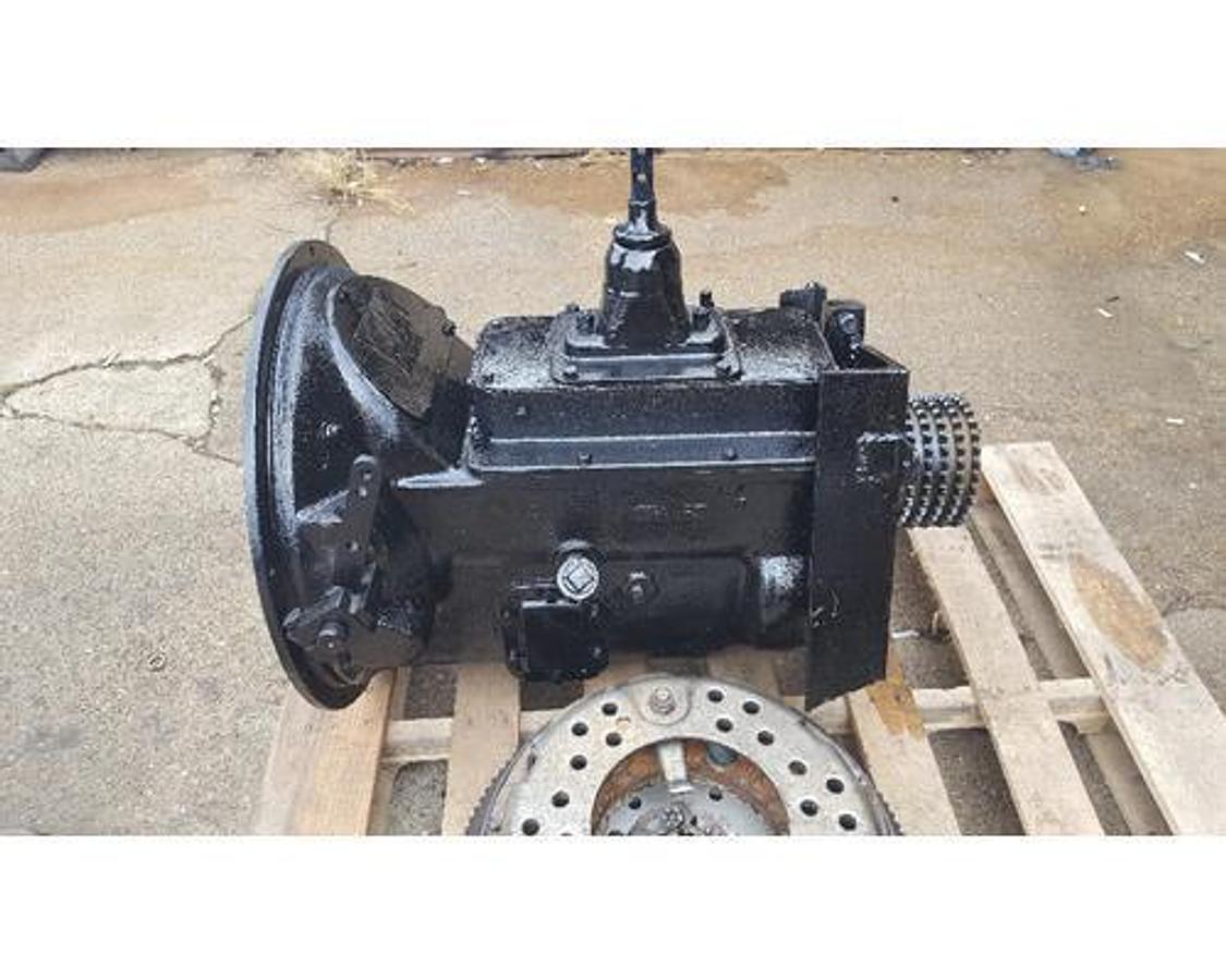 Used COTTA 4 SPD. TRANSMISSION MOD# TACU-100-17 #1 BELL HOUSING 71 SERIES DETROIT FLYWHEEL AND CLUTCH. CHELSEA PTO #410XUABX-W3XD