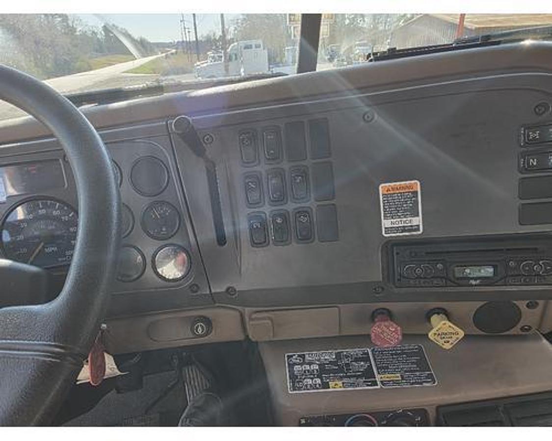 Used 2007 Mack CV713