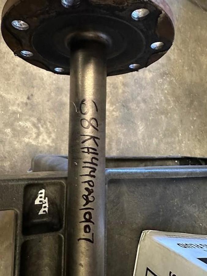 Used GOOD USED MACK CRD150/151 AXLE SHAFT  BSH-5447
68KH414   # 21404108
Drive Axle 36-1/16 inch Body Length 43 Splines 2.190 inch Spline Outer Diameter T8-43/64 Hole