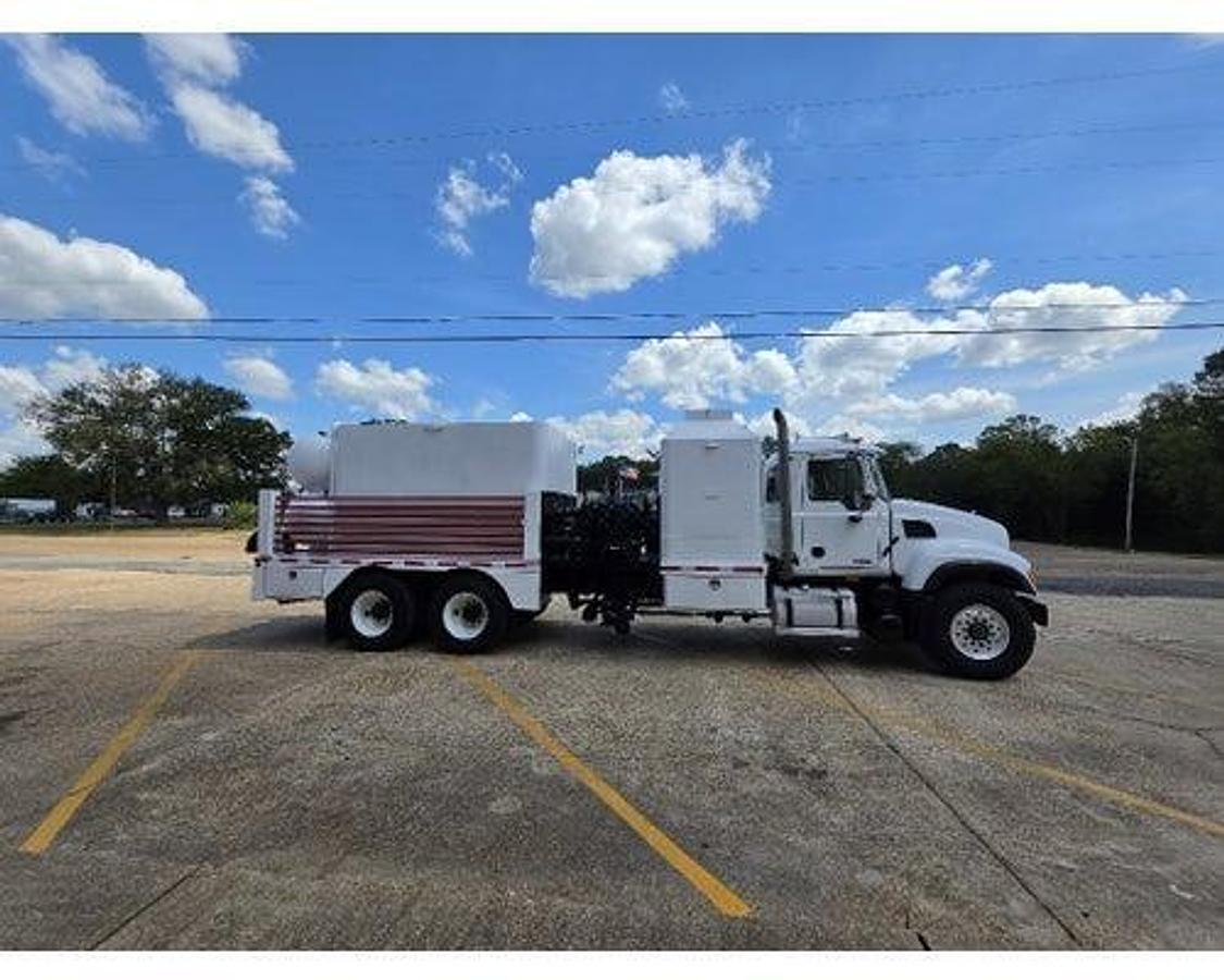 Used 2007 Mack CV700 SERIES