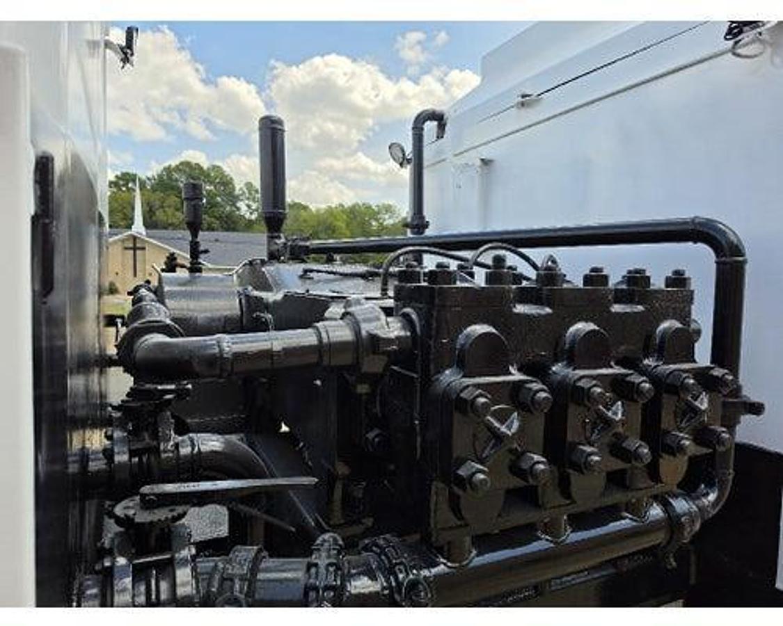 Used 2007 Mack CV700 SERIES