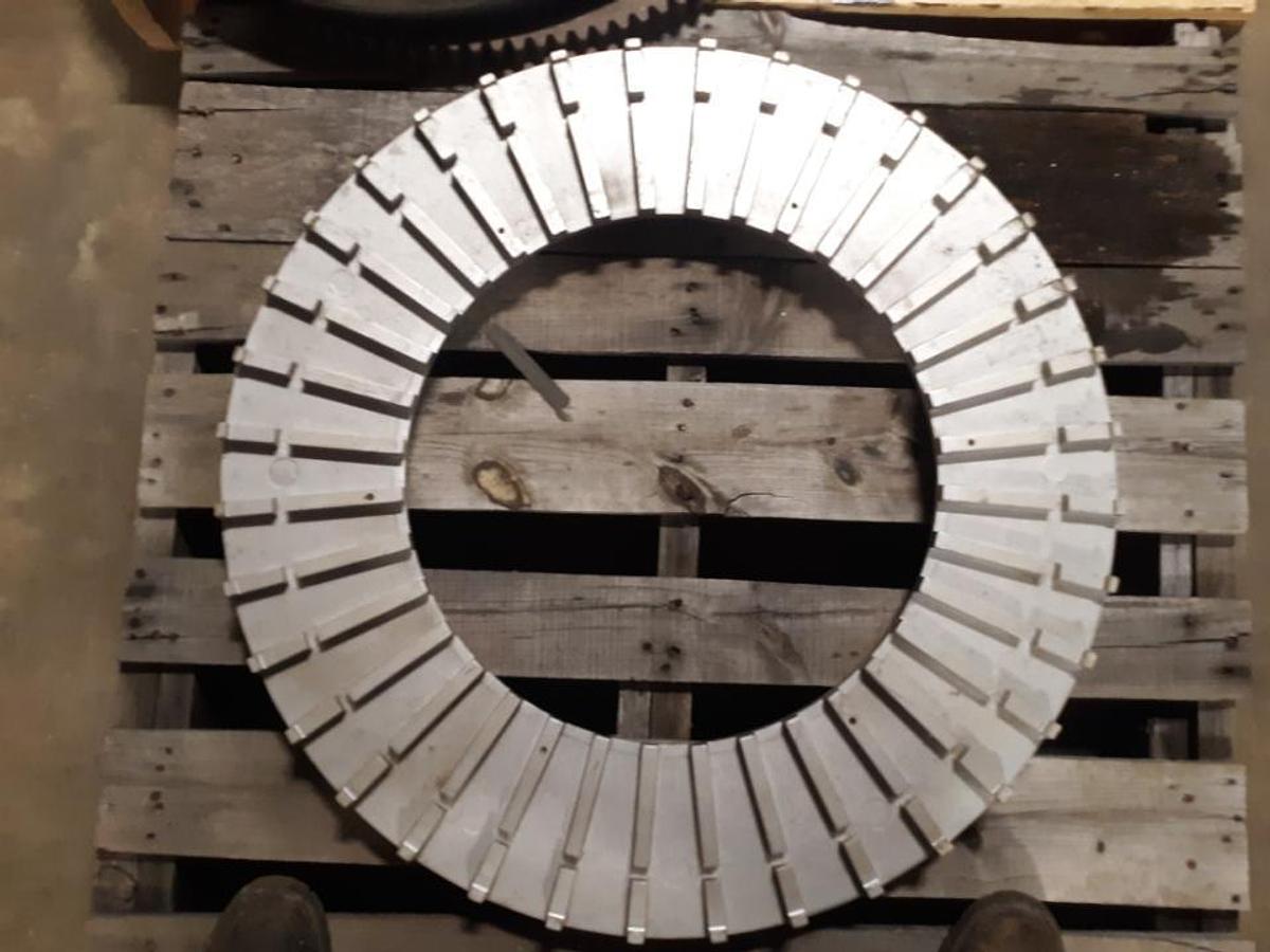 Used USED WPT  CLUTCH PARTS 3 FRICTION DISC PN# W30-07-902  30" X1.25" 123 TEETH/ 1 AIR TUBE PN# W31-20-901/ PRESSURE PLATE PN# W30-03-100C1